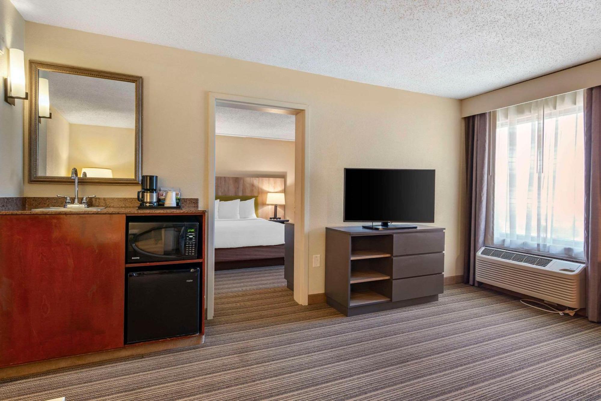 Country Inn & Suites By Radisson, Atlanta Galleria-Ballpark, Ga Smyrna Exterior photo